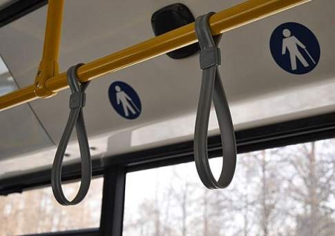 В Астане проводят досудебное расследование по факту падения девушки из пассажирского автобуса